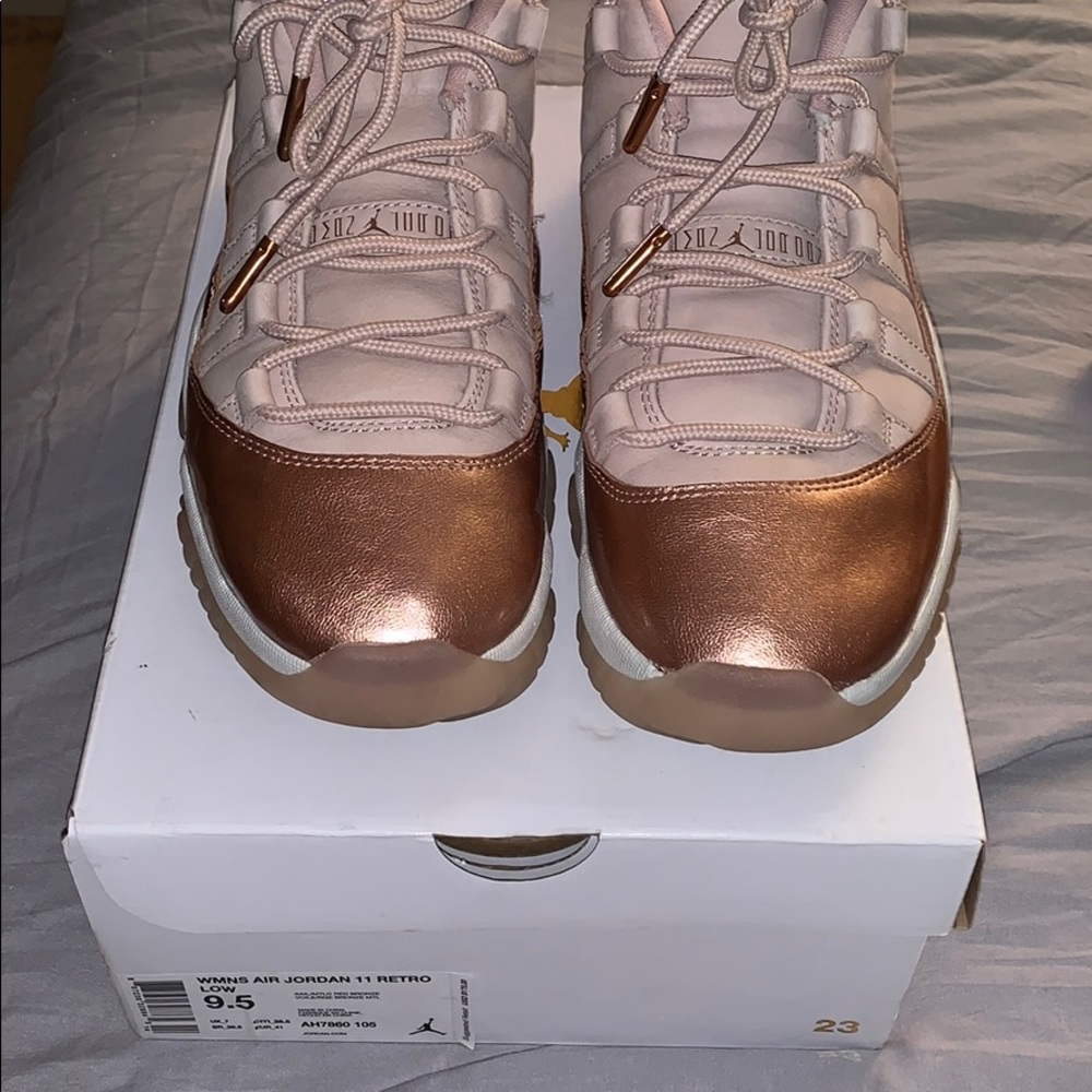 WMNS AIR JORDAN 11 RETRO